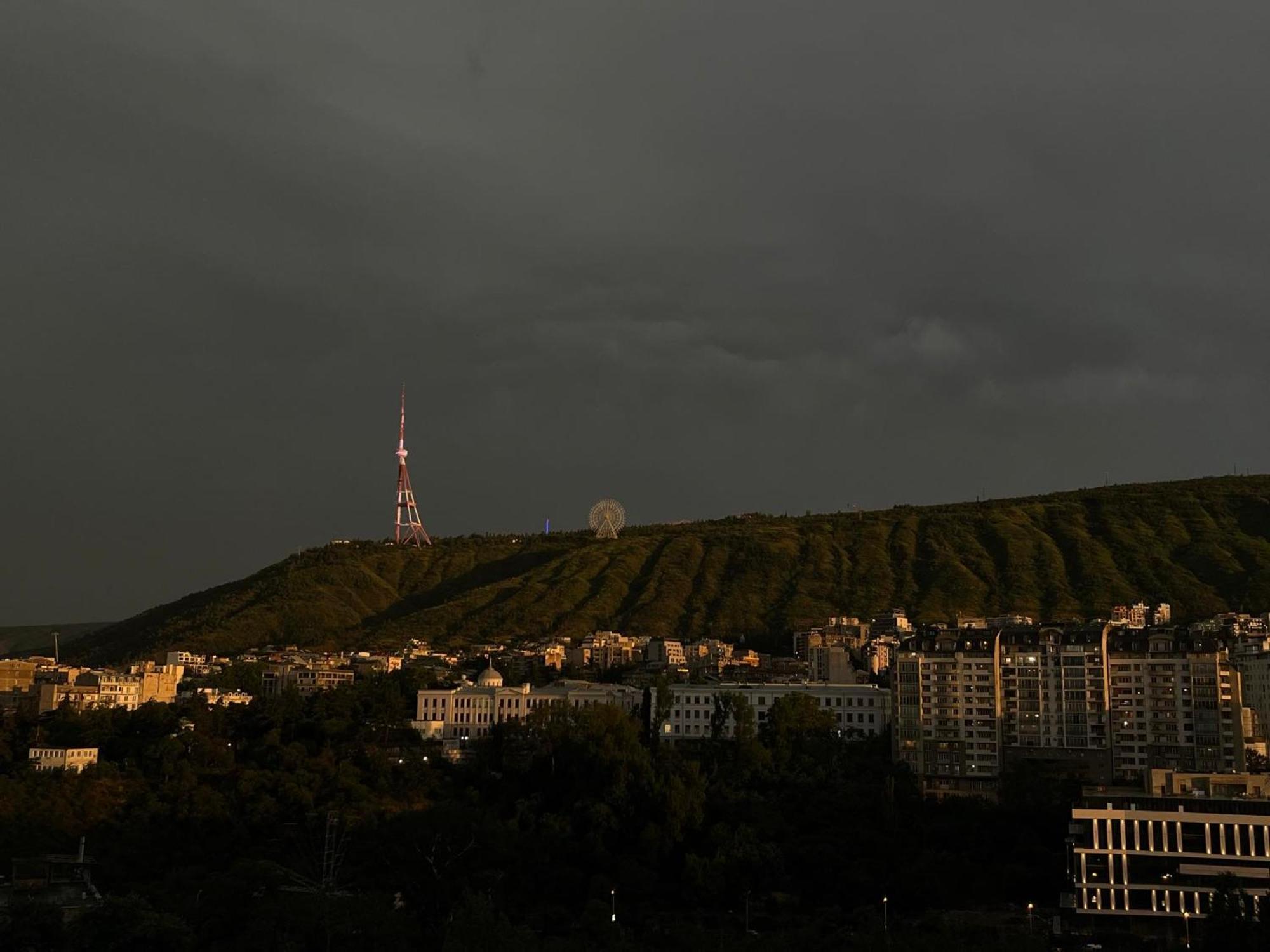 Panorama Khiliani Apartment Tbilisi Exterior foto